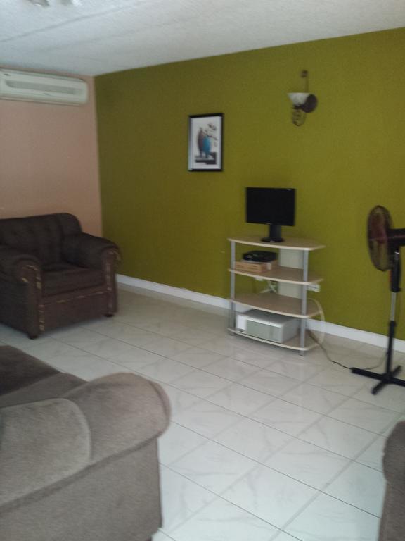 Impeccable Guest Rooms 2 Kingston Habitación foto